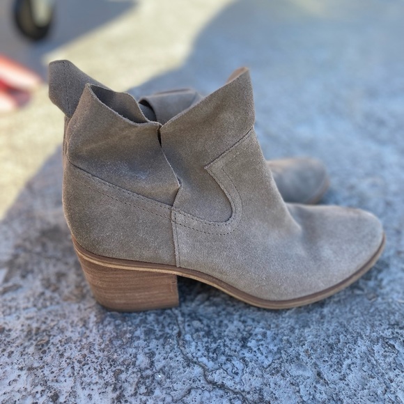 Stone beige suede booties - Picture 3 of 4